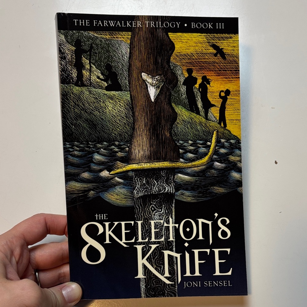 The Skeleton's Knife: Book Three of the Farwalker Trilogy‎ Paperback book